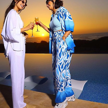 Pullman Mazagan Royal Golf & Spa El Jadida Exterior foto Two women wearing kaftans